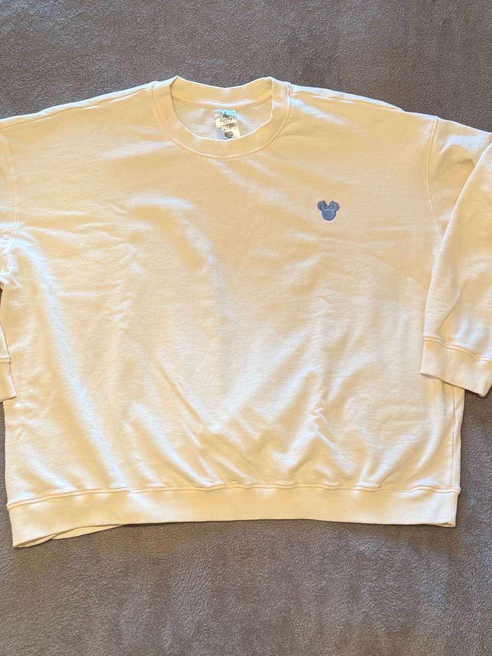 Disney | Minimalist Cream Sweatshirt with Minnie Embroidery | Size = 2XL